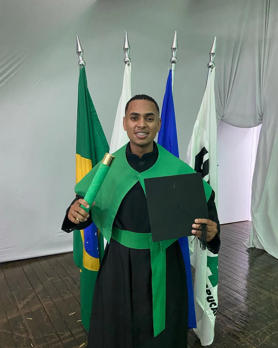 Allyson Silva na formatura em Nutrição